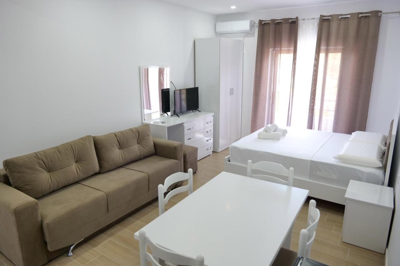 Iljo Apartments Ksamil Exteriér fotografie