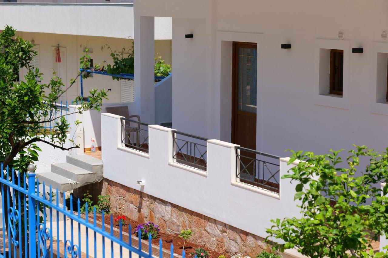 Iljo Apartments Ksamil Exteriér fotografie