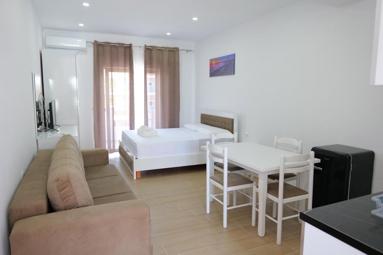 Iljo Apartments Ksamil Exteriér fotografie