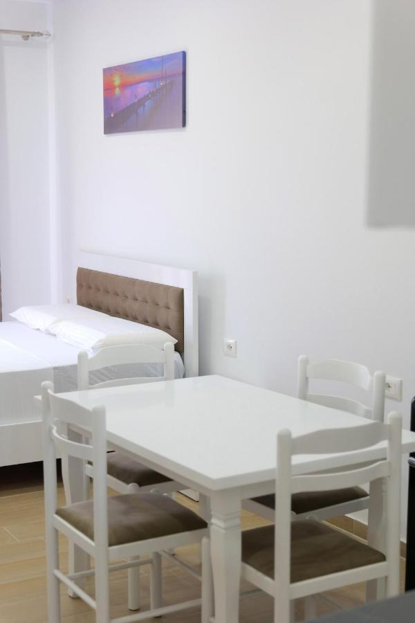 Iljo Apartments Ksamil Exteriér fotografie
